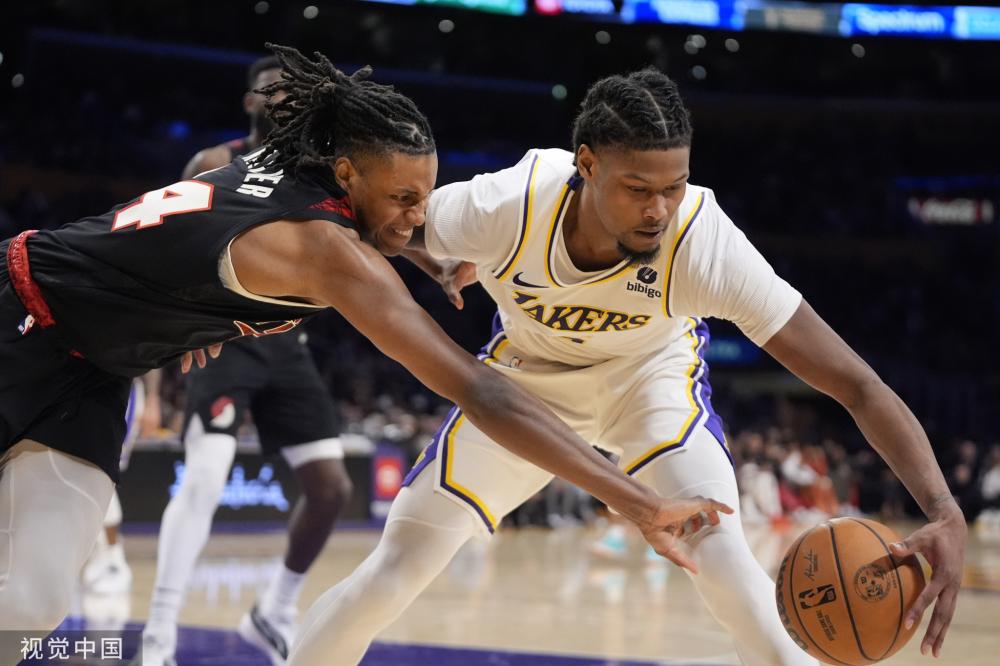 稍显苍白 稍显苍白